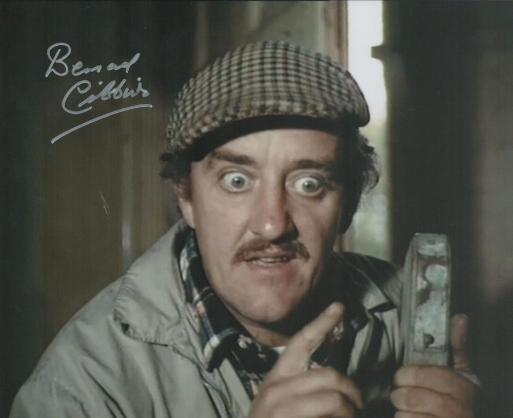 Lot 356: Bernard Cribbins signed 10x8 colour photograph pictured during...