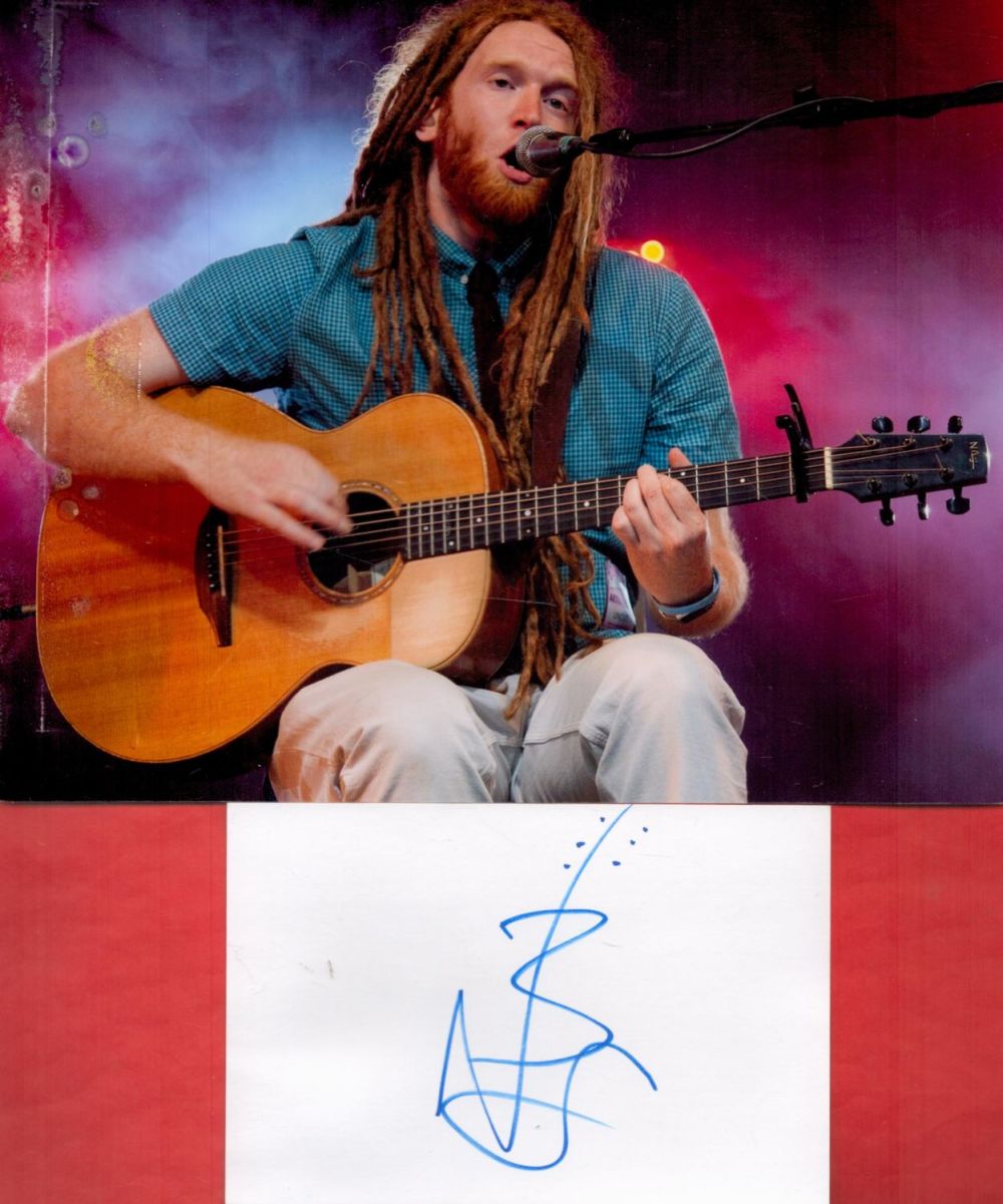 Lot 528: Newton Faulkner signature piece featuring a 10x8 colour...