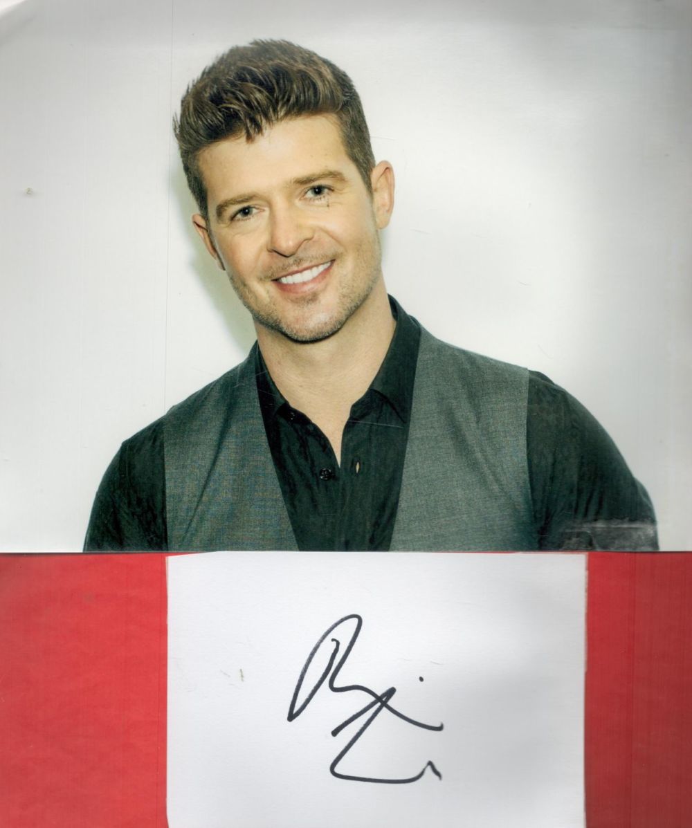 Lot 531: Robin Thicke signature piece featuring a 10x8 colour...