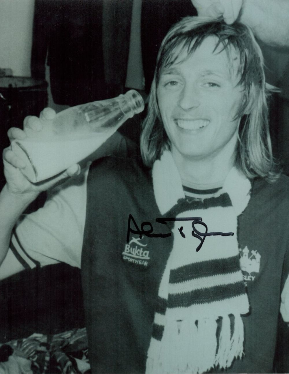 Lot 224: Football Alan Taylor signed West Ham United 10x8...