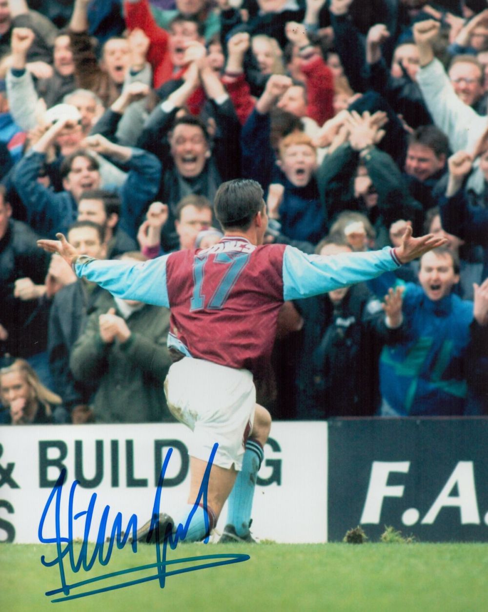 Lot 226: Football Steve Jones signed West Ham United 10x8...