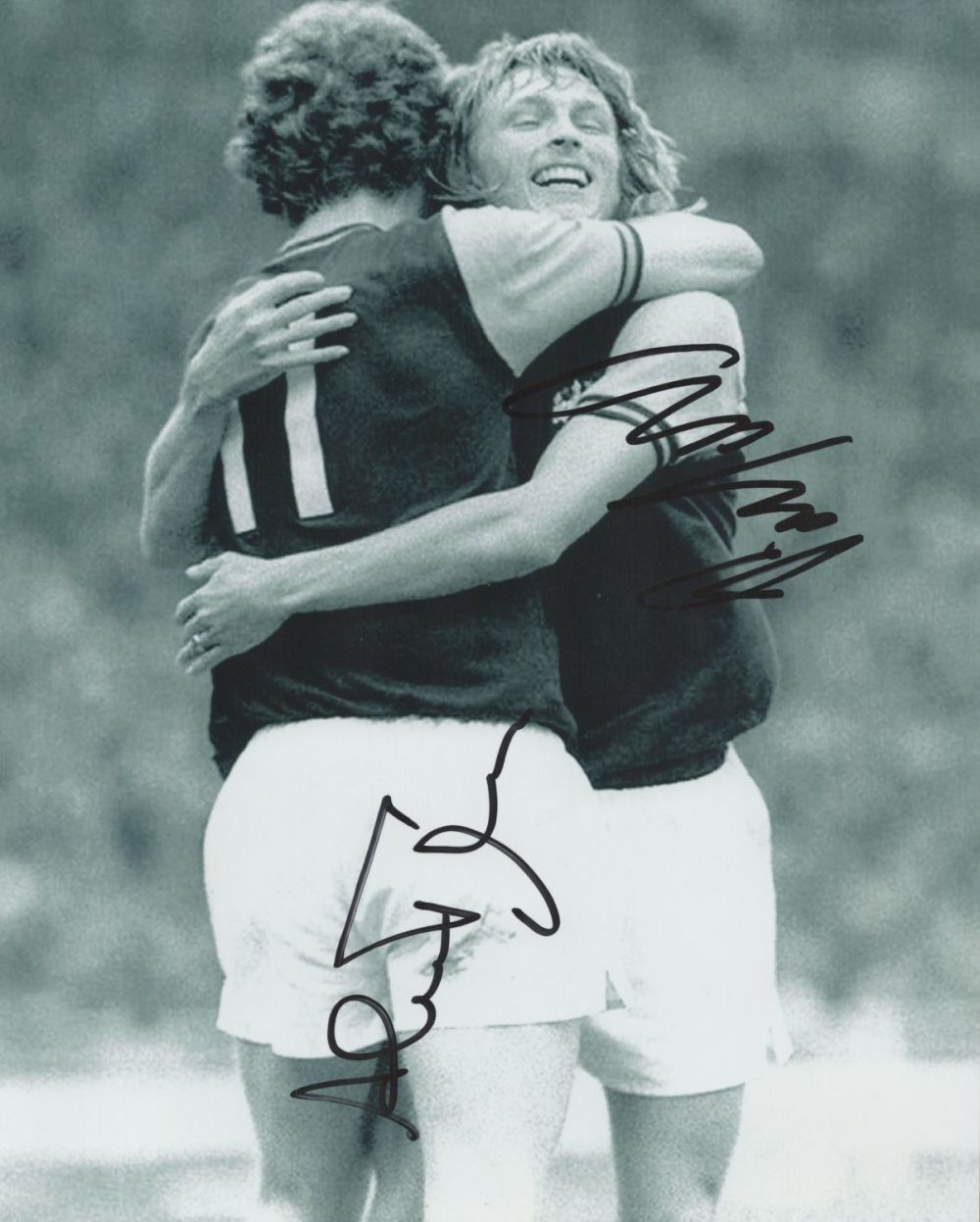 Lot 403: Football Alan Taylor and Pat Holland signed West...
