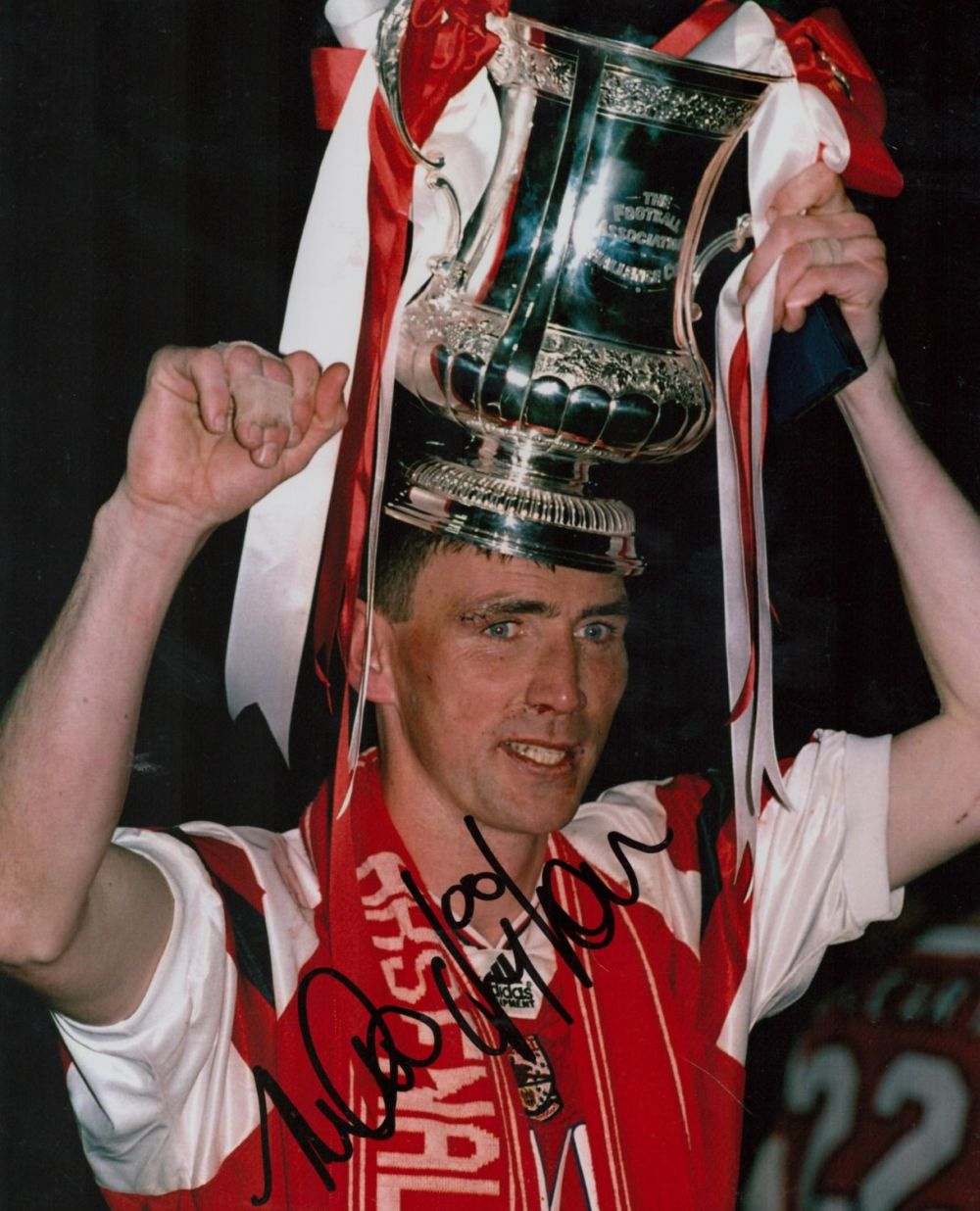 Lot 504: Football. Andy Linighan Signed 10x8 colour photo. Good...