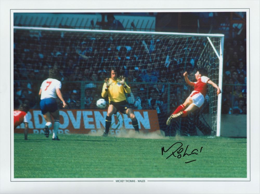 Lot 617: Football Mickey Thomas signed 16x12 colour print pictured...