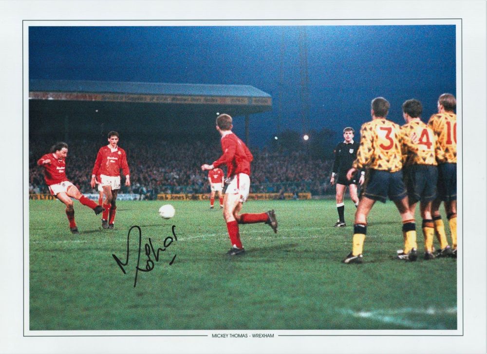 Lot 618: Football Mickey Thomas signed 16x12 colour print pictured...