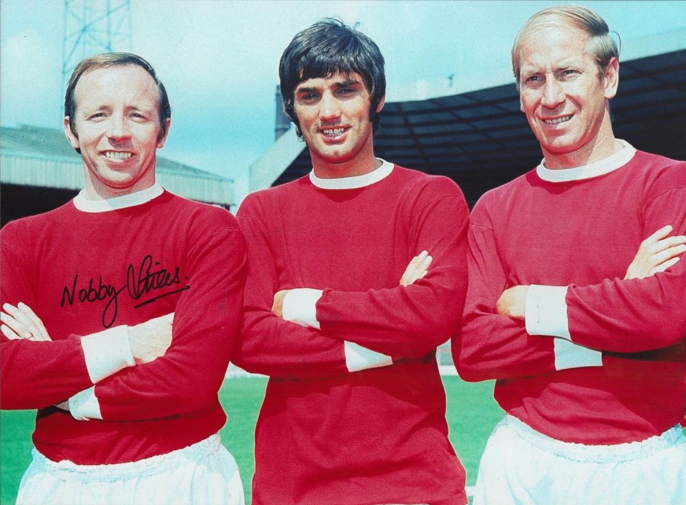 Lot 623: Football Nobby Stiles signed 16x12 Manchester United colour...