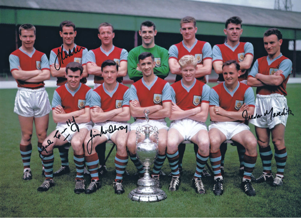 Lot 406: Autographed BURNLEY 16 x 12 photo - Col,...