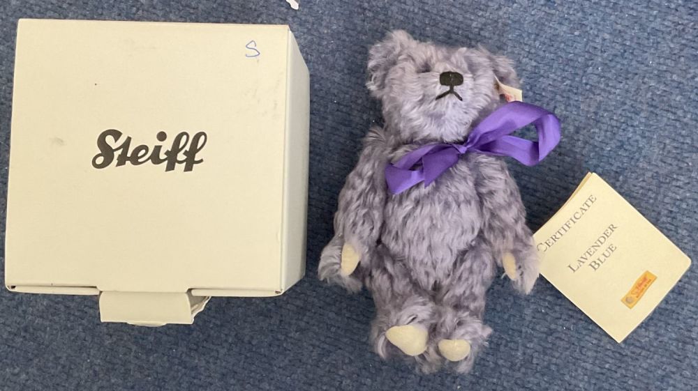 Lot 507: Steiff Teddy Bear limited edition 02587. Lavender blue...