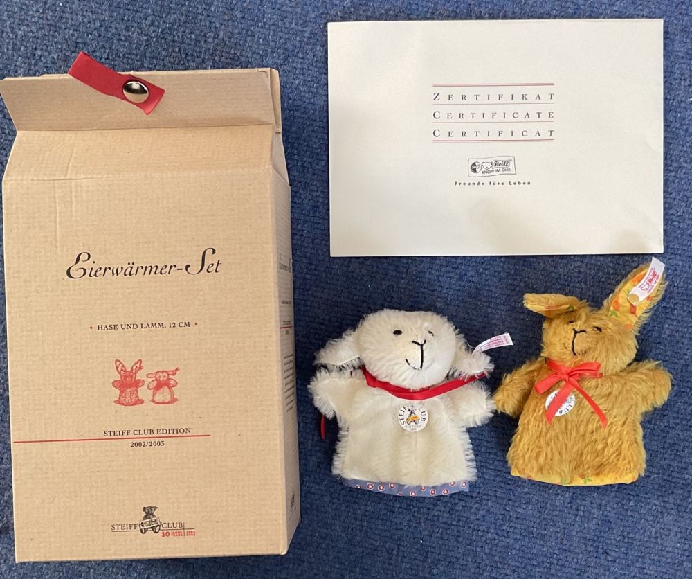 Lot 512: Steiff club Edition. Egg Cosy Set 2002. Rabbit...