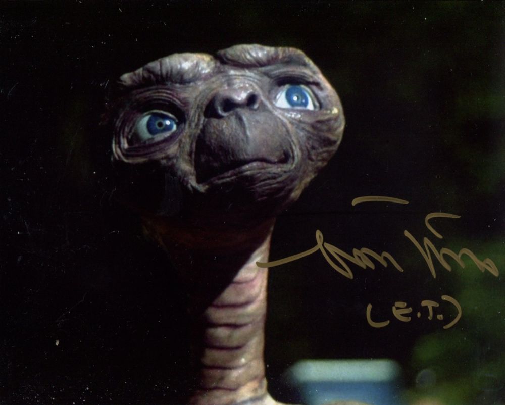 Lot 560: E. T The Extra Terrestrial 8x10 movie scene...