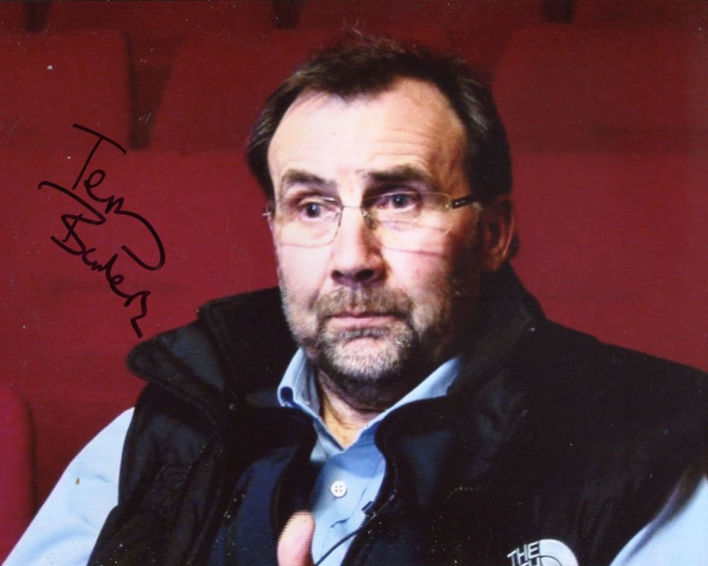 Lot 672: 007 James Bond 2nd unit director Terry Bamber...