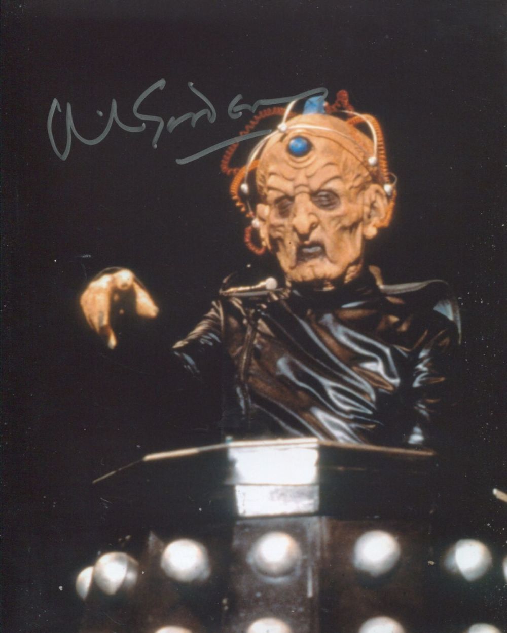 Lot 692: Doctor Who 8x10 photo signed by actor David...