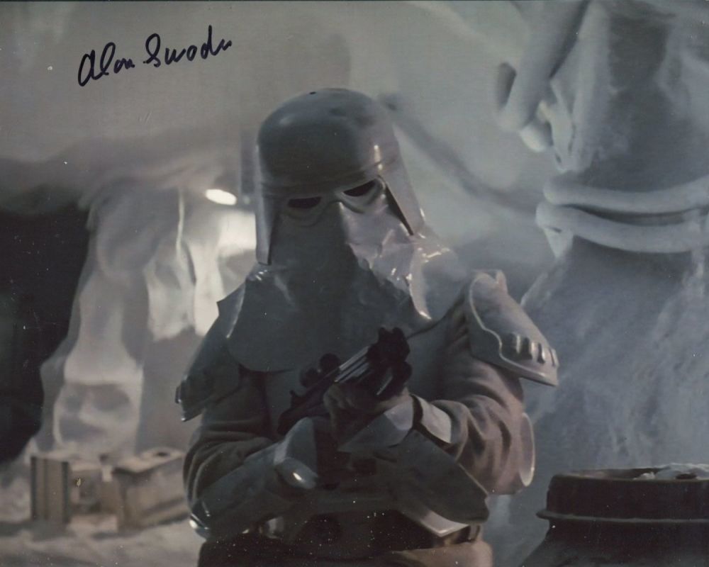 Lot 709: Star Wars The Empire Strikes Back 8x10 photo...