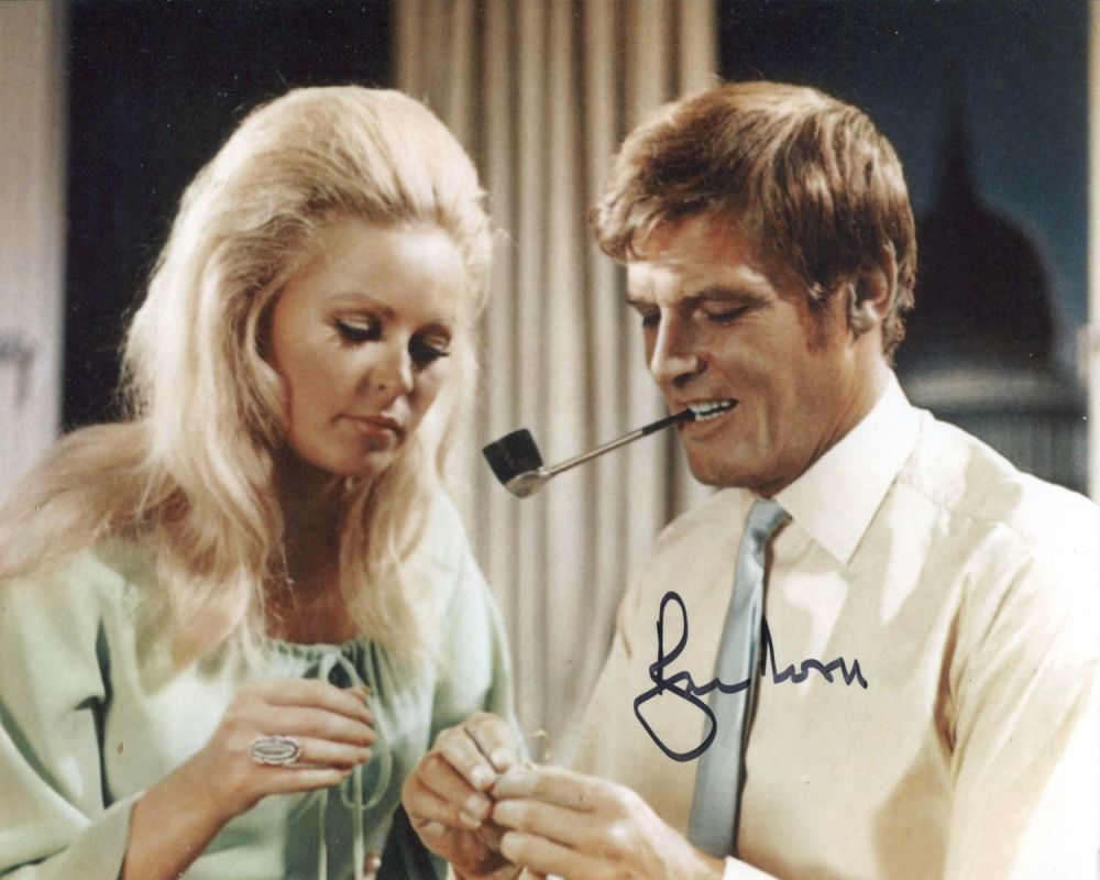 Lot 741: 007 James Bond actor Roger Moore signed 8x10...