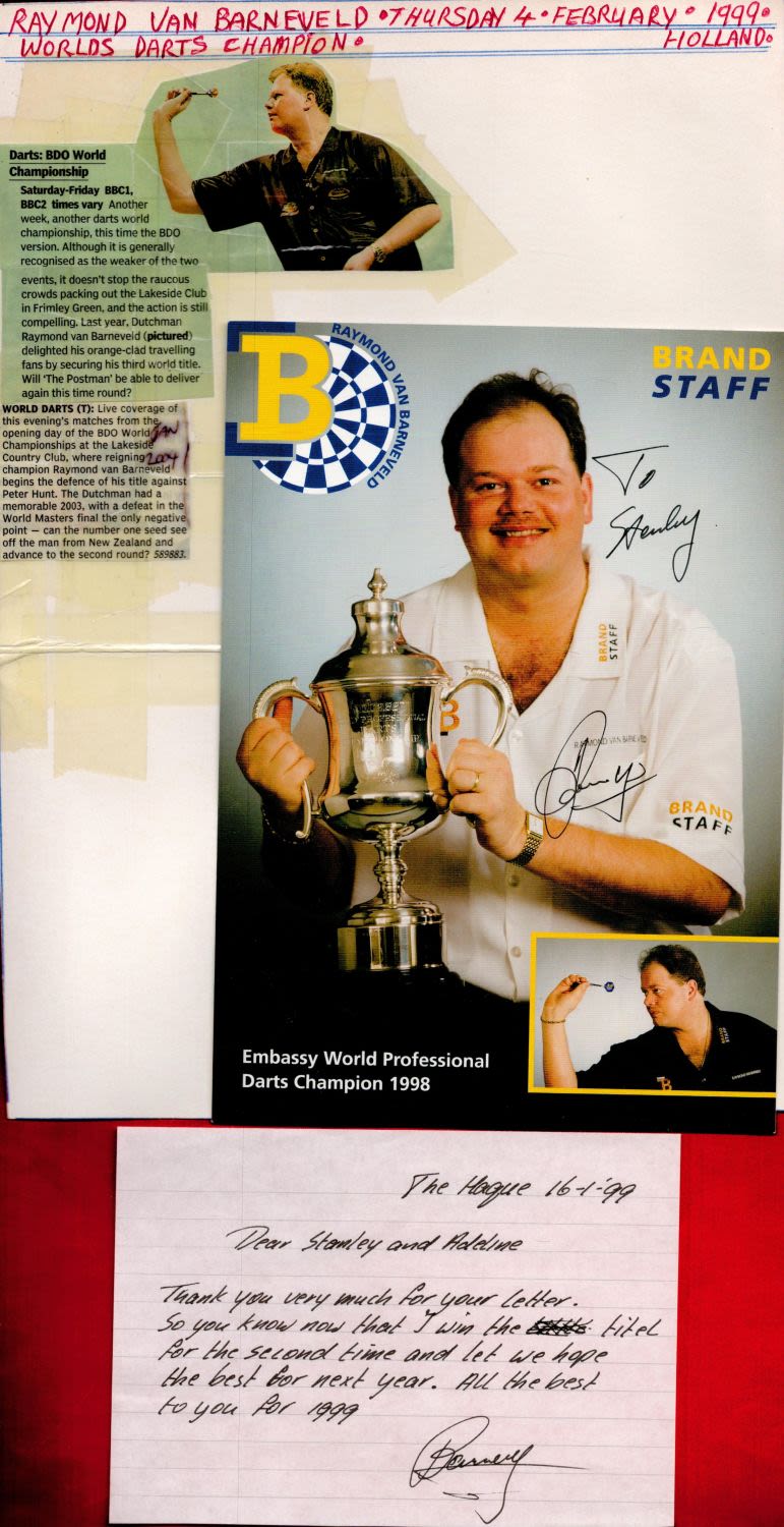 Lot 69: Darts Raymond Van Barneveld signed 8x6 colour promo...