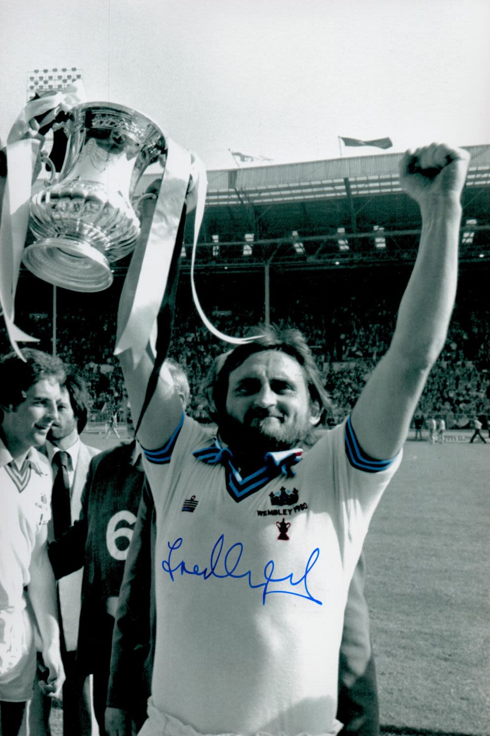 Lot 204: West Ham Legend Frank Lampard Sr Signed 12x8...