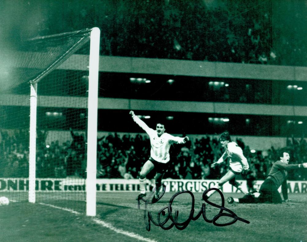 Lot 265: Former Spurs Star Terry Gibson Signed 10x8 inch...