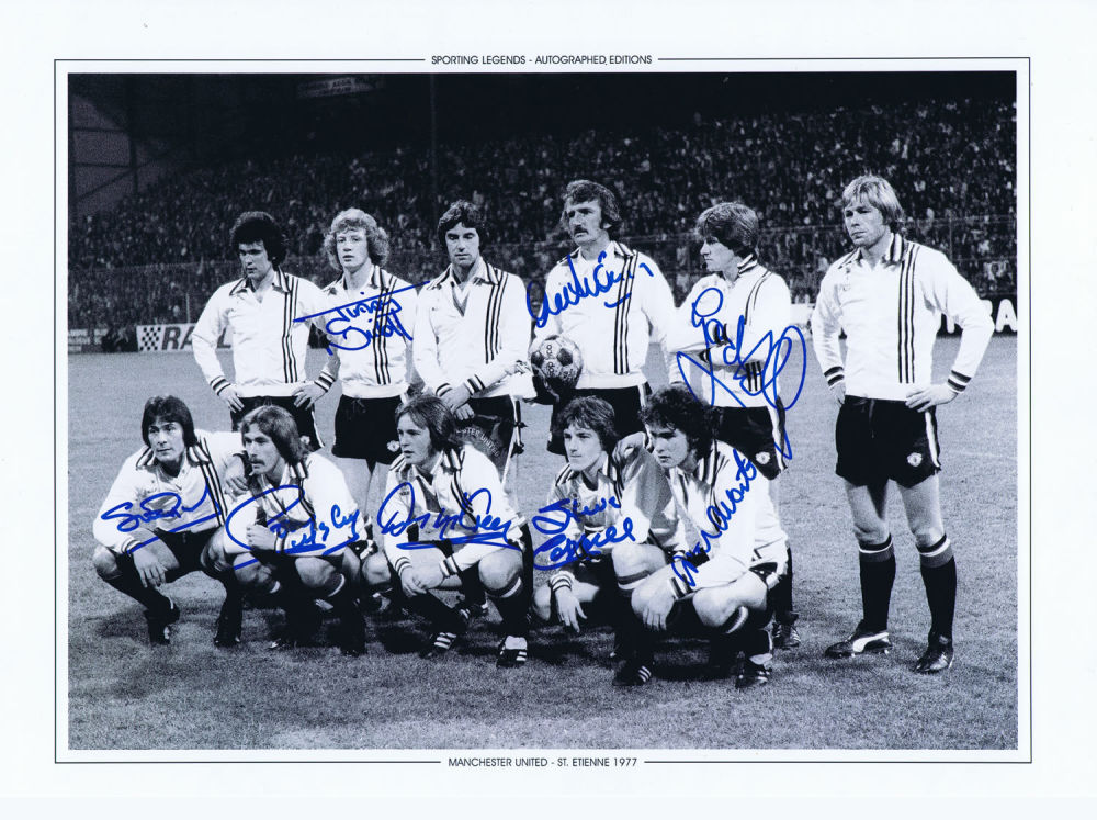Lot 466: Autographed Man United 16 X 12 Photo-Edition, B/W,...