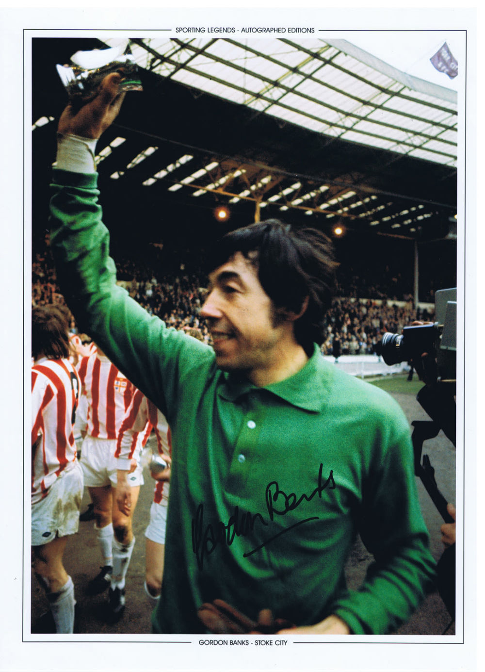Lot 467: Autographed Gordon Banks 16 X 12 Photo-Edition, Col,...