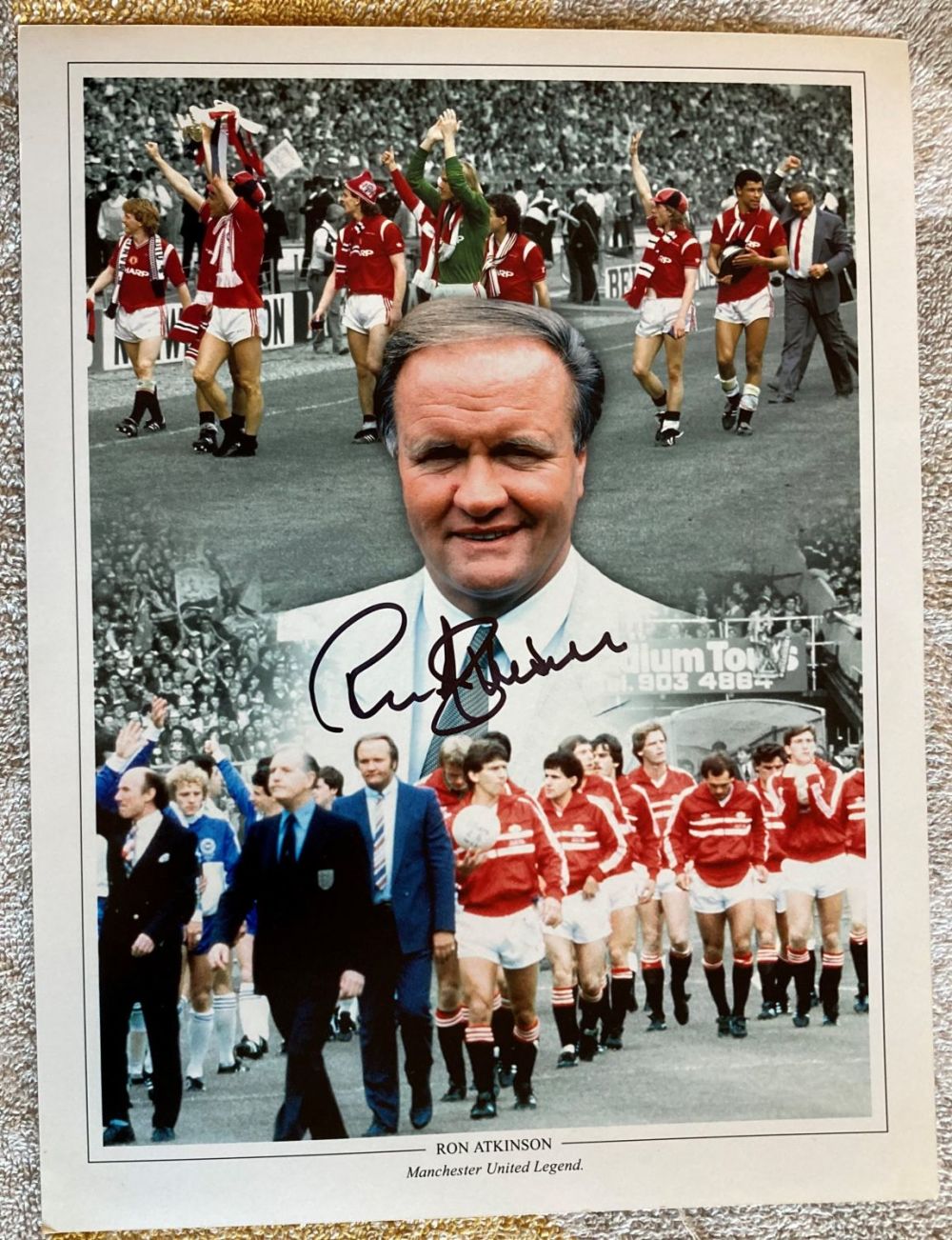 Lot 514: Football Man Utd Ron Atkinson signed 12 x...