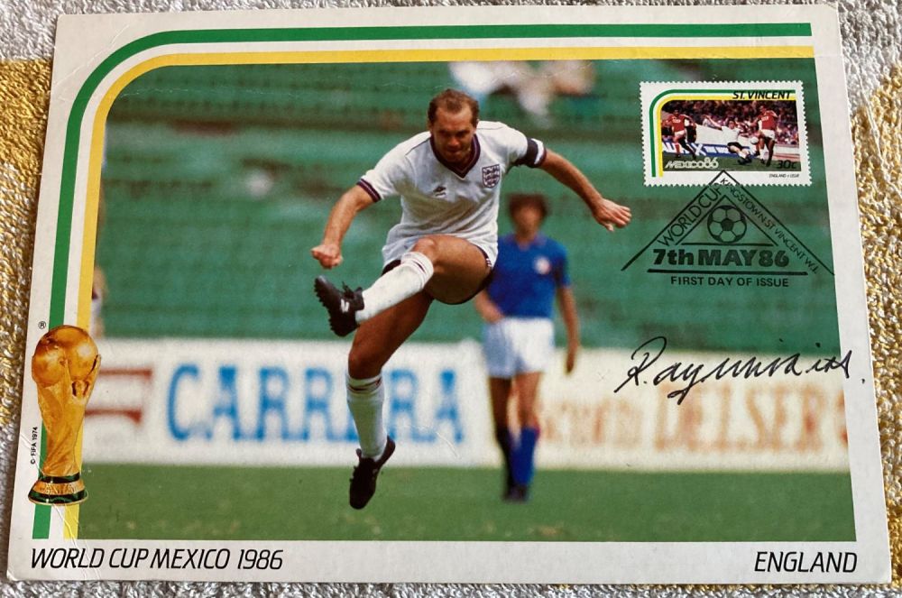 Lot 578: Football Ray Wilkins signed 7 x 5 colour...