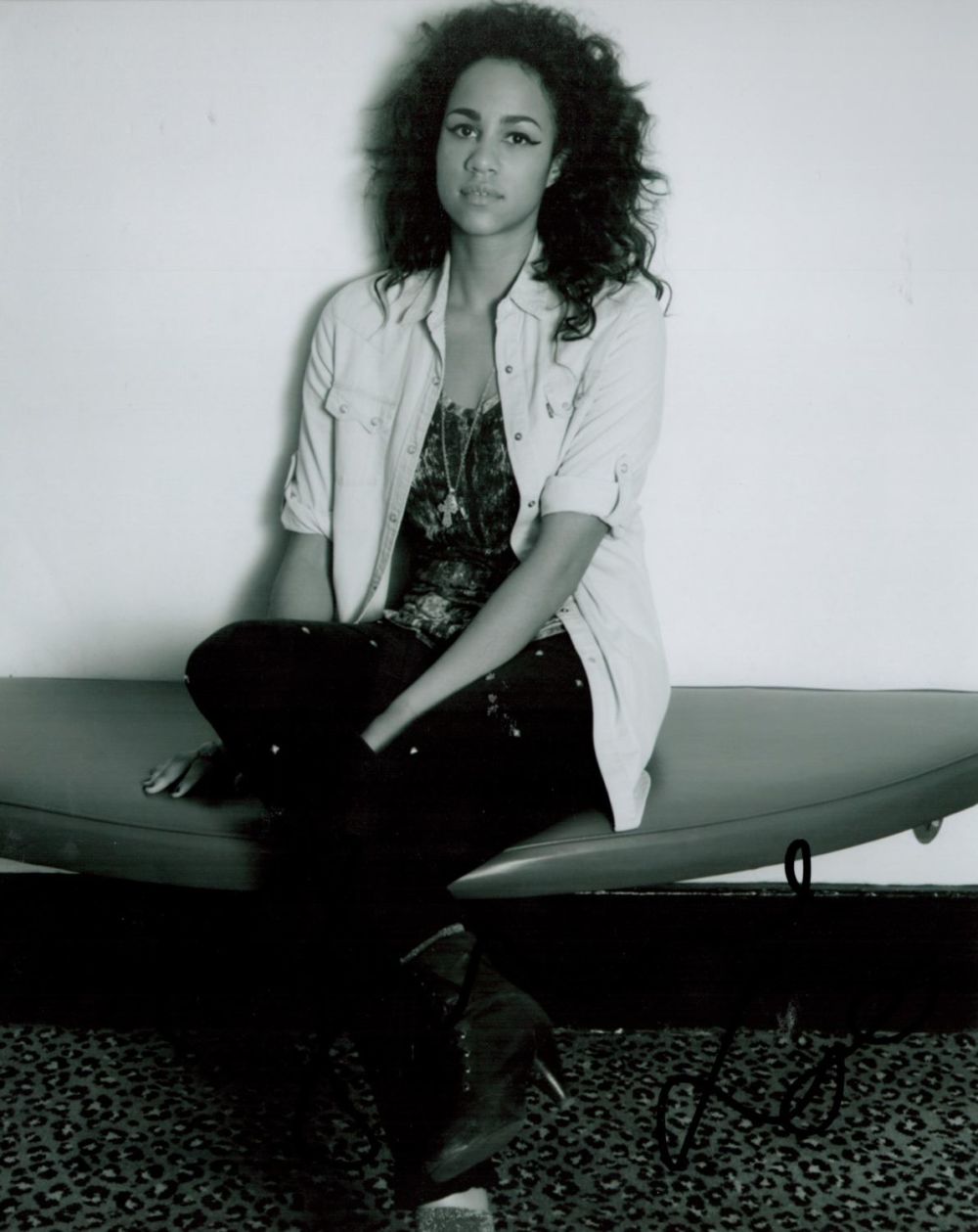 Lot 122: Zawe Ashton signed 10x8 black and white photo....