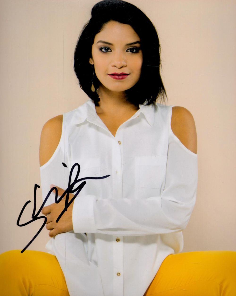 Lot 86: Shakira Barrera signed 10x8 colour photo. All autographs...