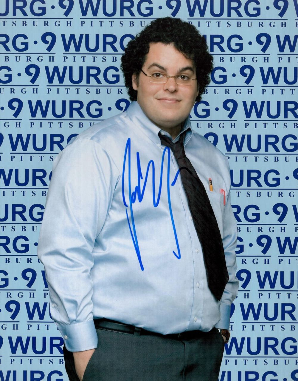 Lot 135: Josh Gad signed 10x8 colour photo. Gad is...