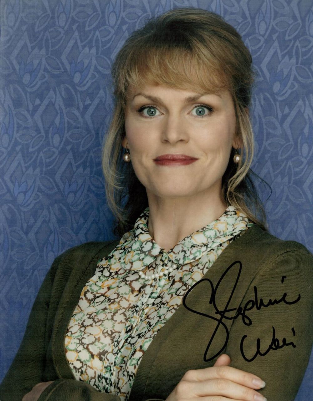Lot 139: Stephanie Weir signed 10x8 colour photo. Weir is...