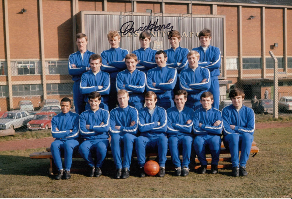 Lot 142: Autographed David Harvey 12 X 8 Photo :...