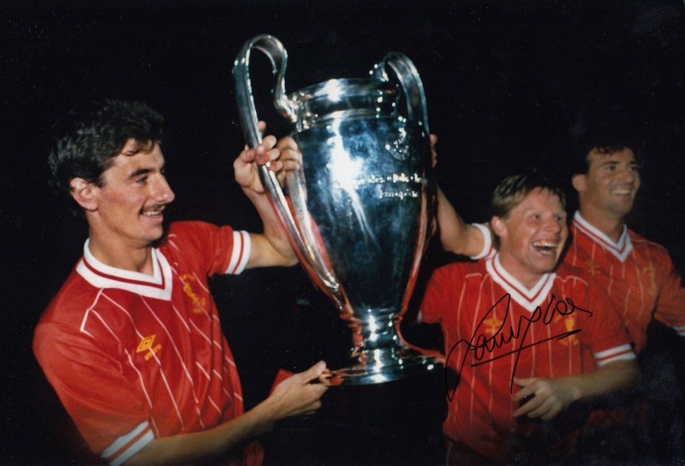 Lot 144: Autographed Sammy Lee 12 X 8 Photo :...