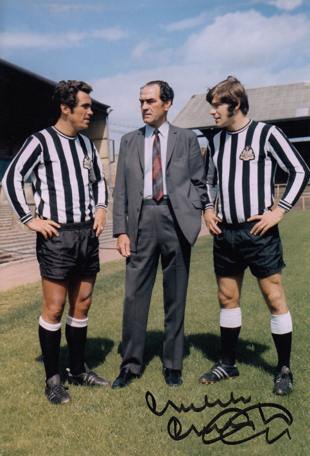 Lot 150: Autographed Malcolm Macdonald 12 X 8 Photo :...