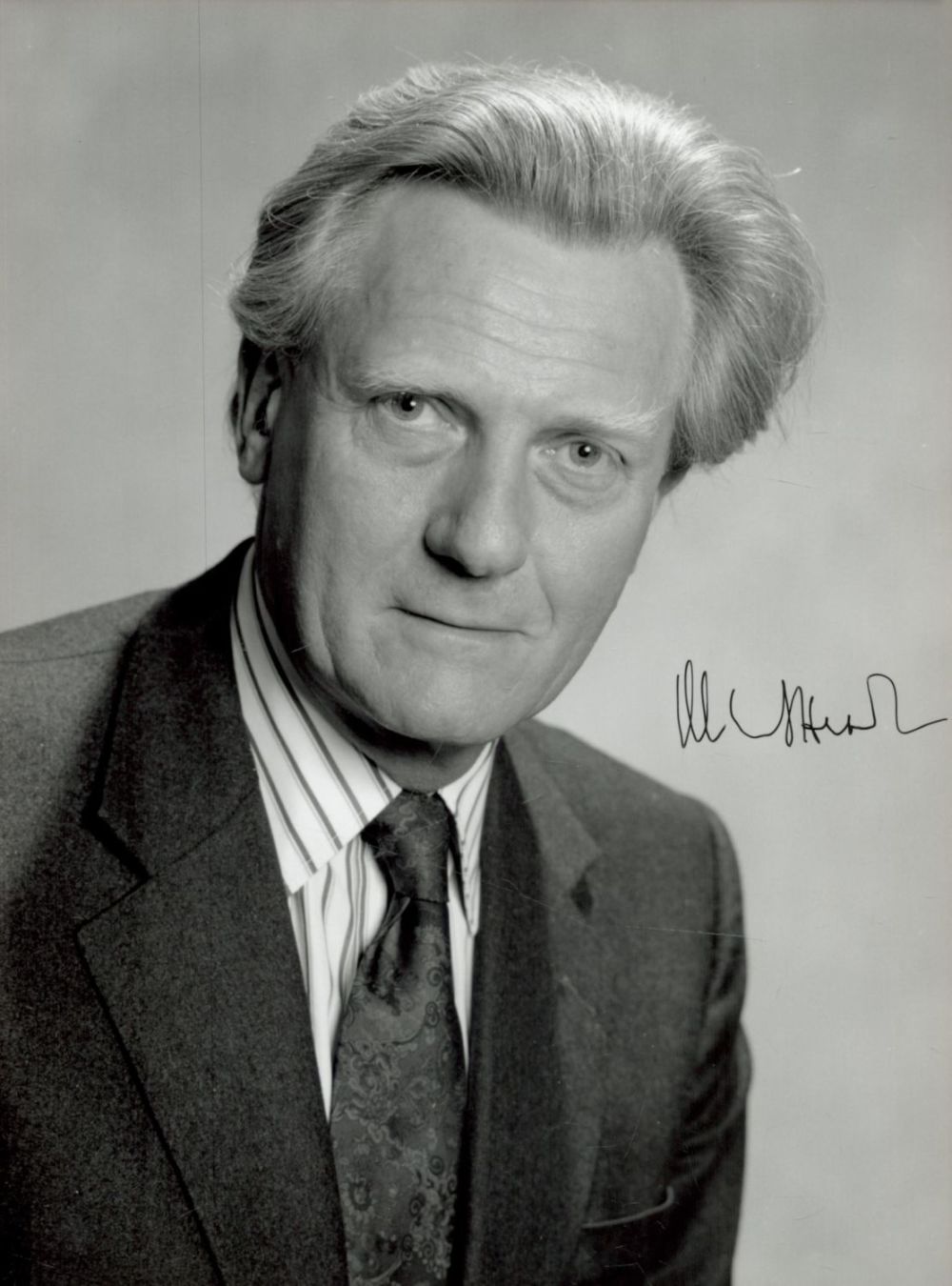 Lot 187: Michael Heseltine Politician Signed Photo. All autographs come...