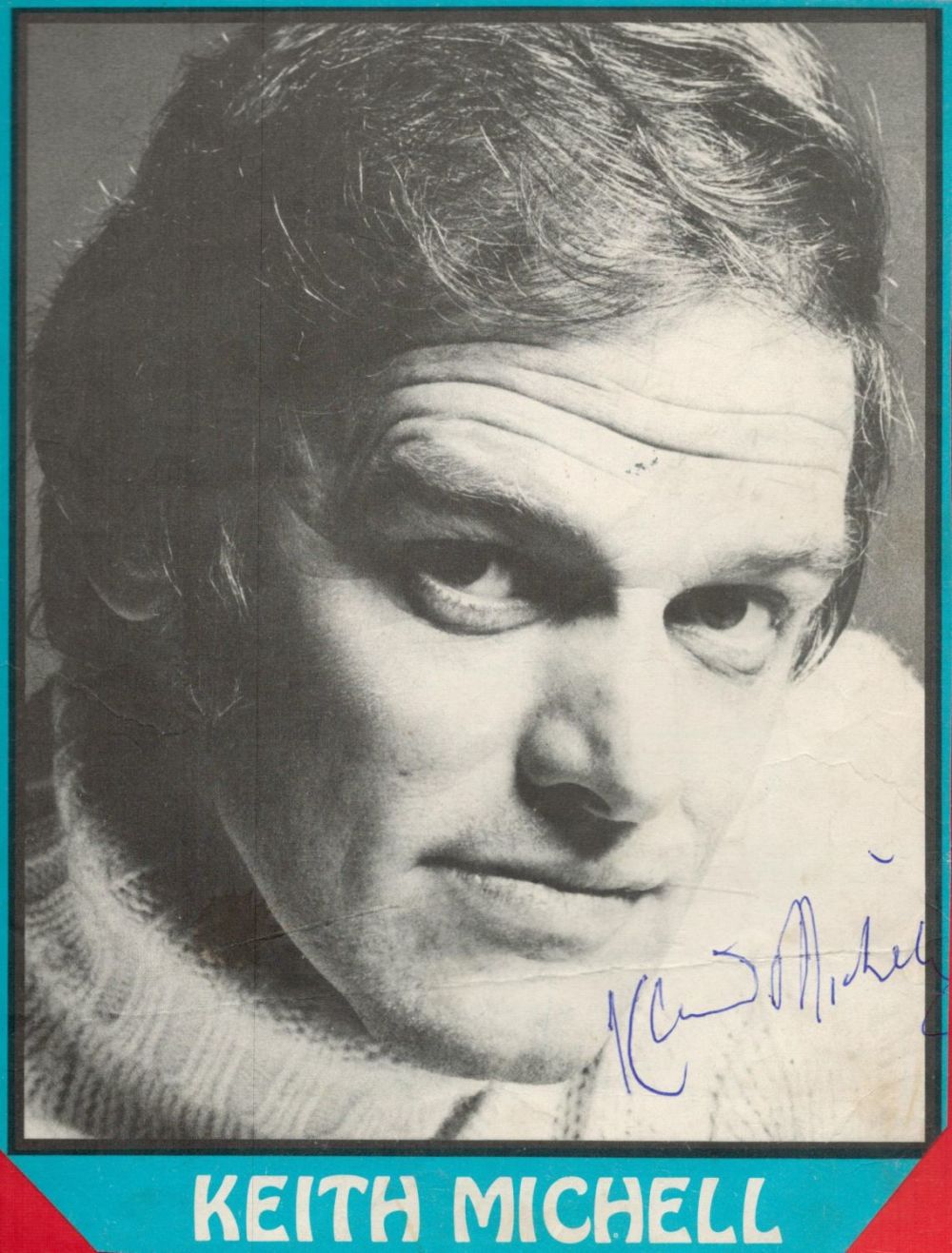 Lot 194: Keith Mitchell (1926-2015) Actor Signed Cut Picture. All...