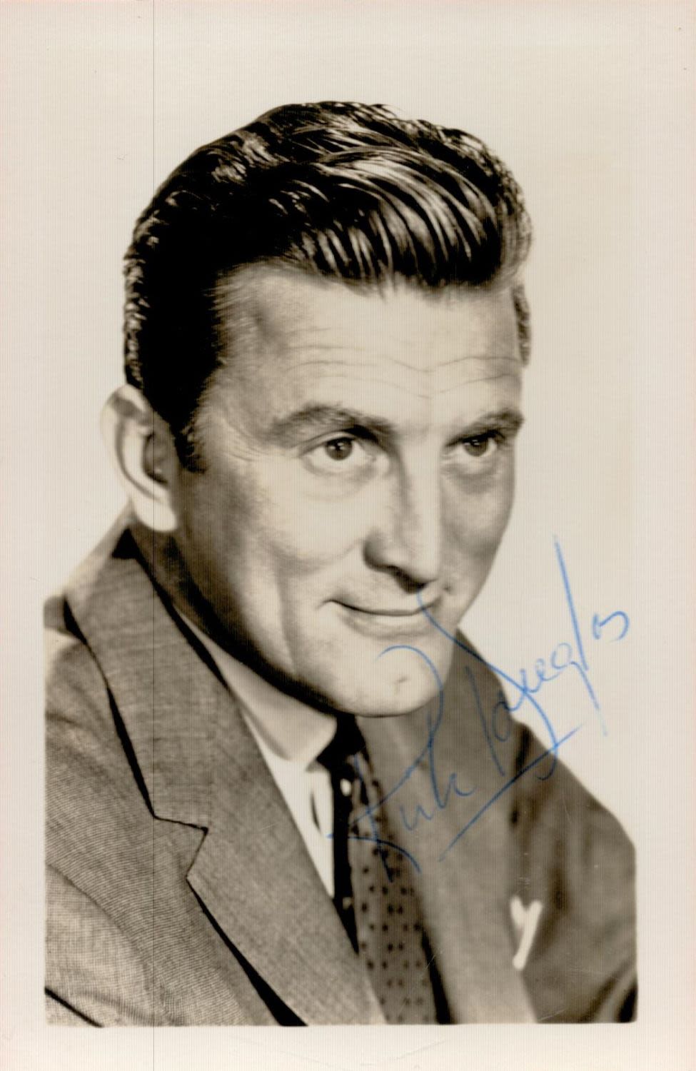 Lot 221: Kirk Douglas Signed 5 x 3 inch Early...