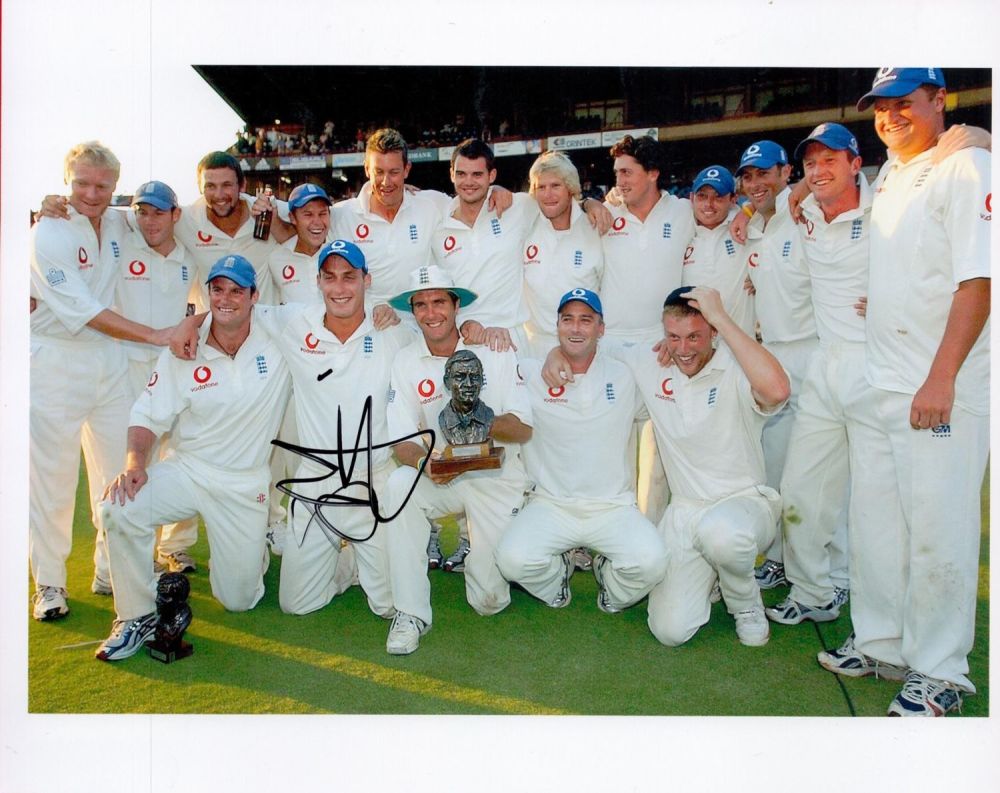 Lot 253: Simon Jones signed 10x8 England Test Team colour...