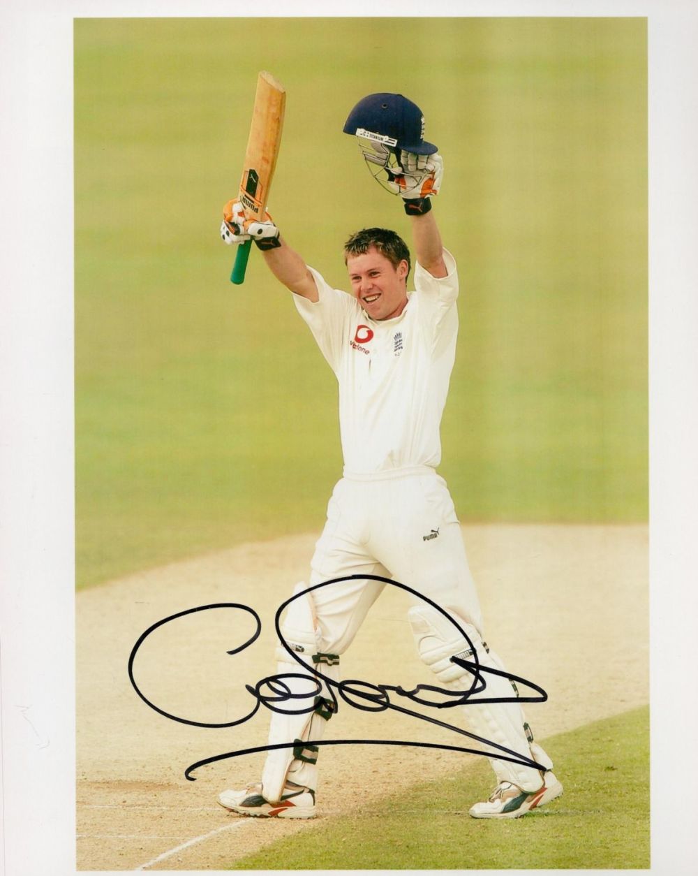 Lot 254: Geraint Jones signed 10x8 England Test match colour...