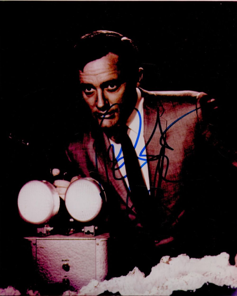 Lot 422: Robert Vaughan signed 10x8 colour photo. All autographs...