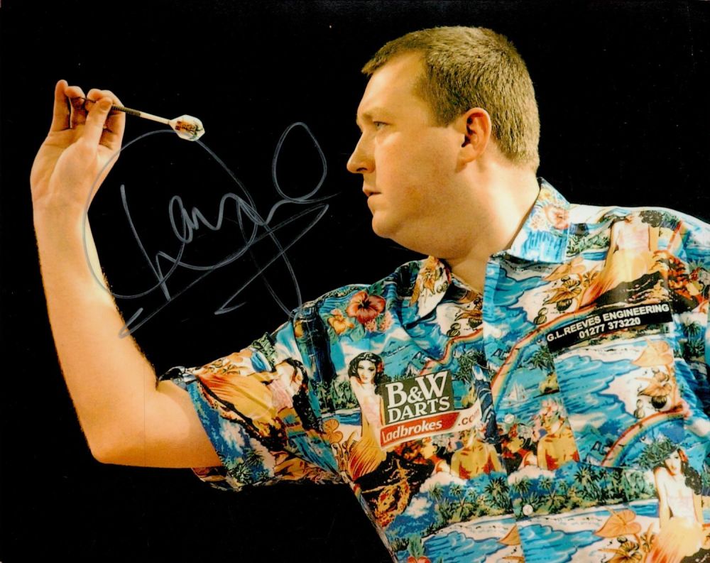 Lot 447: Darts Wayne Mardle Hawaii 501 signed 10x8 colour...
