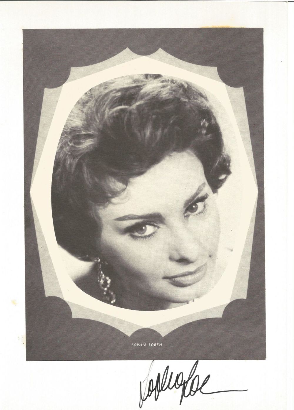 Lot 491: Actress Sophia Loren singed card with 7x5 black...