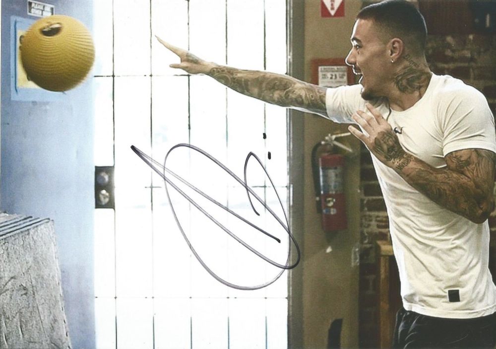 Lot 537: Boxer Lee Selby signed 12x8 colour photo. All...