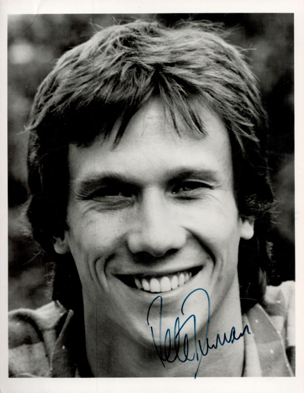 Lot 558: Peter Duncan signed 8x6 black and white photo....