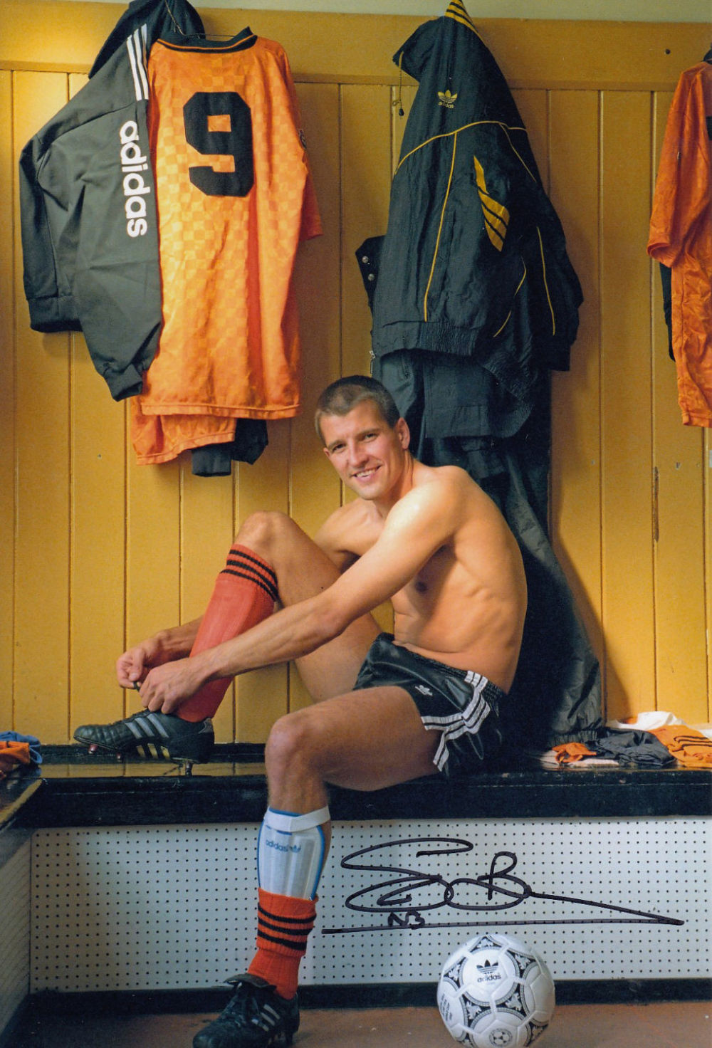 Lot 683: Football Autographed Steve Bull 12 X 8 Photo...