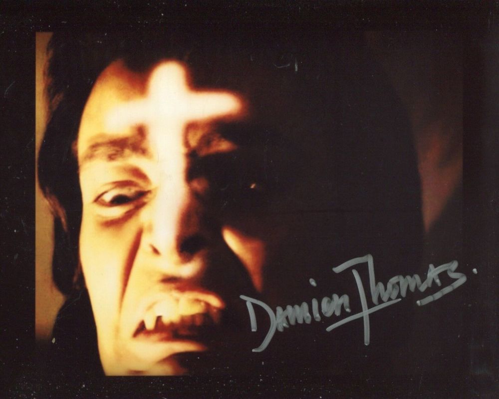 Lot 109: Dracula horror movie 8x10 scene photo signed by...
