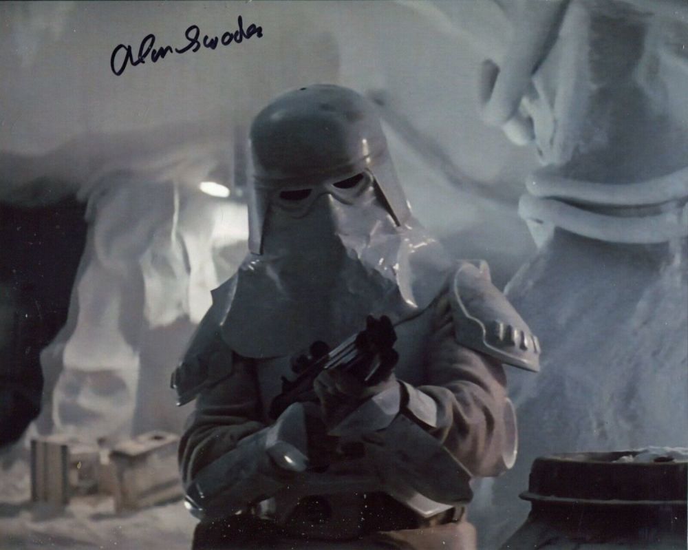 Lot 199: Star Wars The Empire Strikes Back 8x10 photo...
