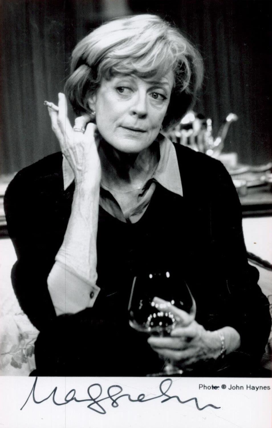 Lot 152: Maggie Smith Signed 5 x 3 inch approx...