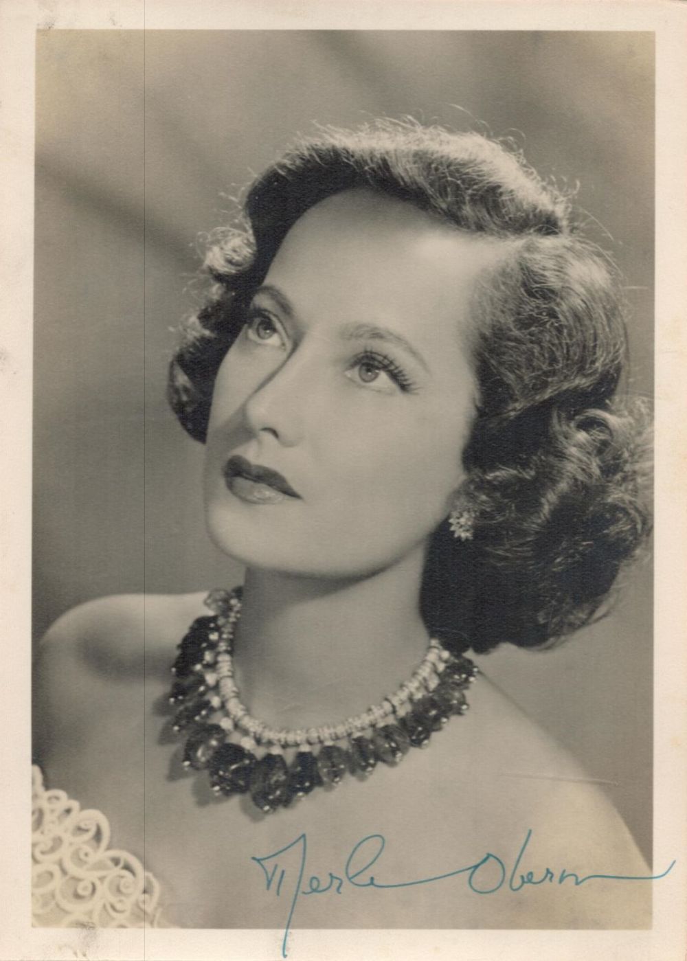 Lot 160: Merle Oberon Signed 7 x 5 inch vintage...