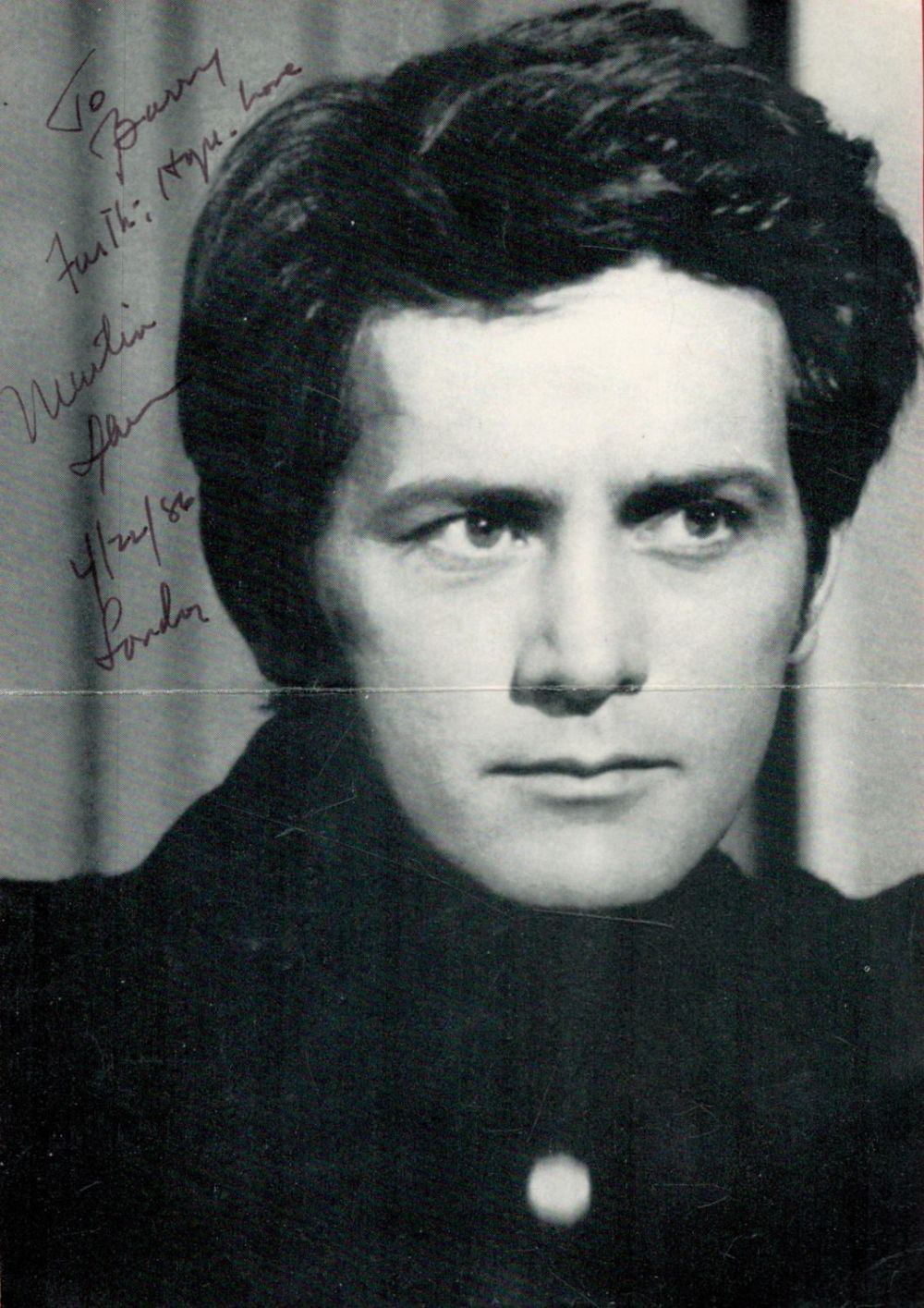 Lot 205: Martin Sheen Signed 8 x 6 inch approx...