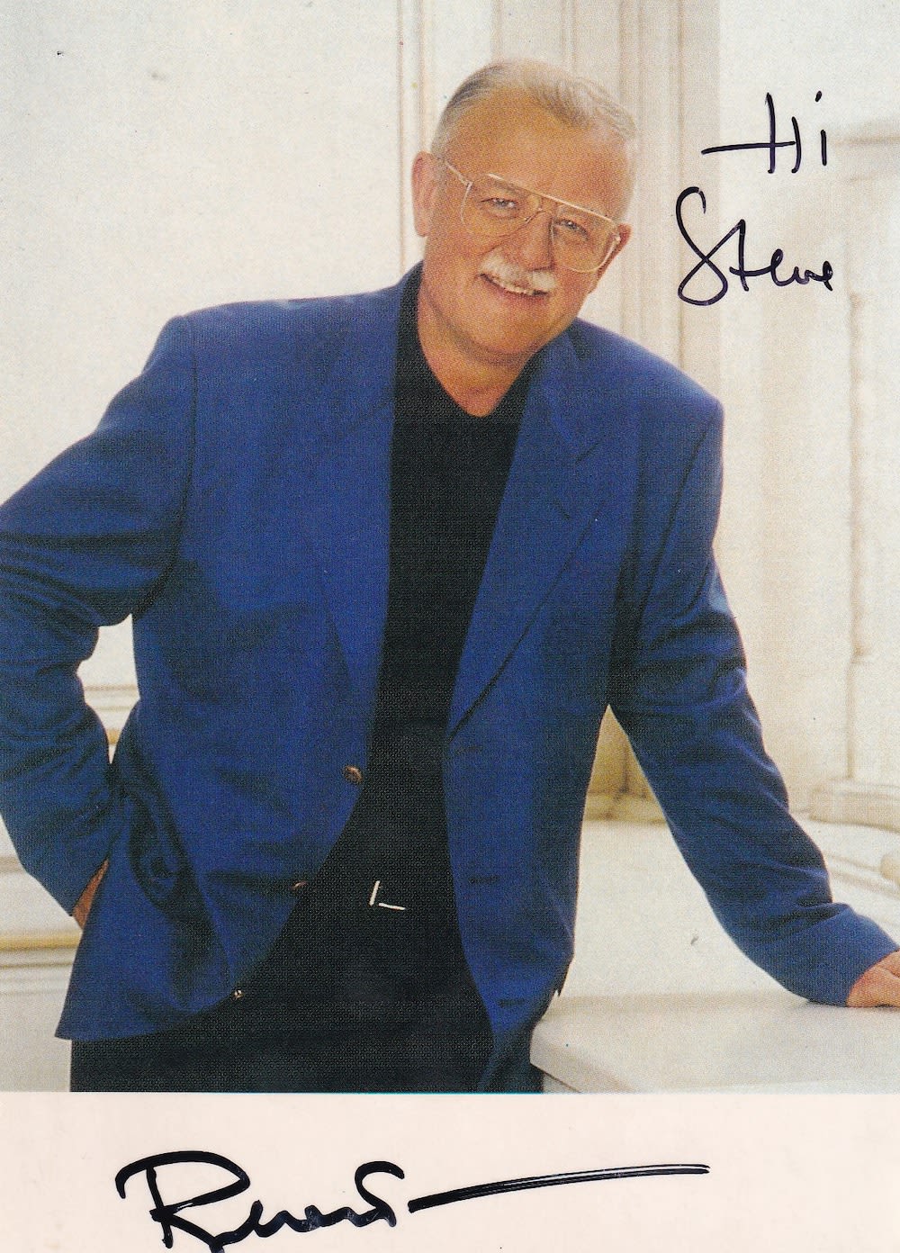 Lot 261: Roger Whittaker Chart Topping Singer and Musician 6x4...