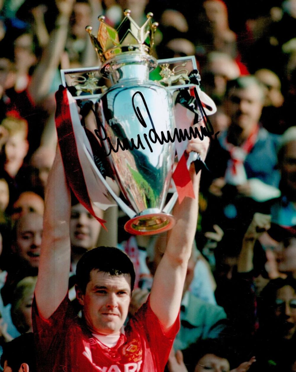 Lot 112: Gary Pallister signed 10x8 Manchester United colour photo....